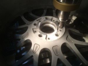 Changing wheel spacing